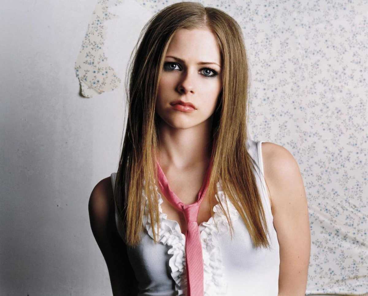 Avril terkena penyakit lyme